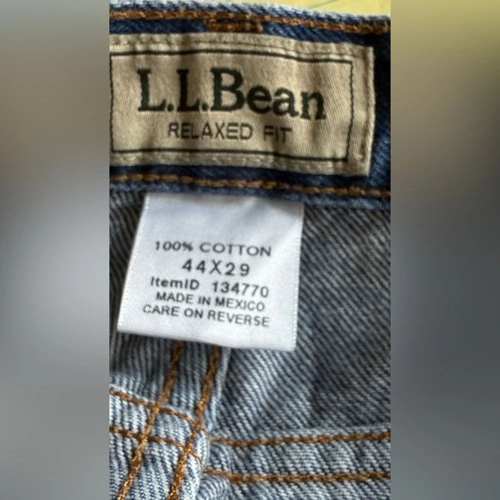 LL Bean MEN'S JEANS Relaxed Fit Medium Blue Denim Wash Straight Leg 44x30 - Picture 11 of 14